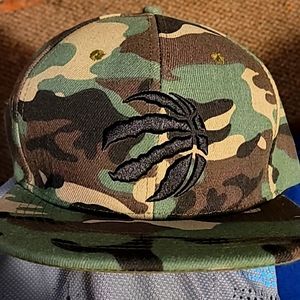 Camo raptors snapback